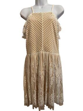 NWT Francesca's Lace Overlay Dress Size Medium